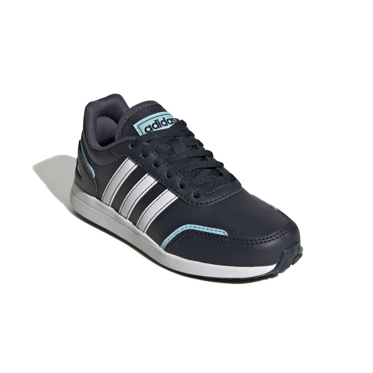 product/2/0/2025_08_adidas_gw6621_6_footwear_photography_front_lateral_top_view_white.jpg