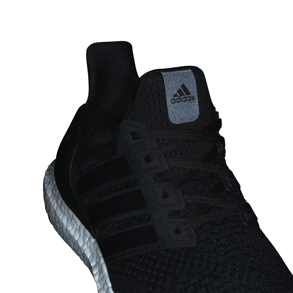 product/2/0/2025_08_adidas_hq4201_13_footwear_photography_reflective_detail_white.jpg