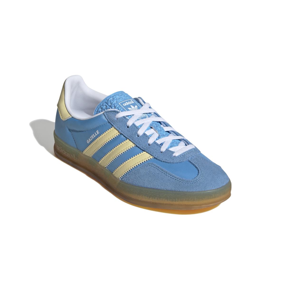 product/2/0/2025_08_adidas_ie2960_6_footwear_photography_front_lateral_top_view_white.jpg