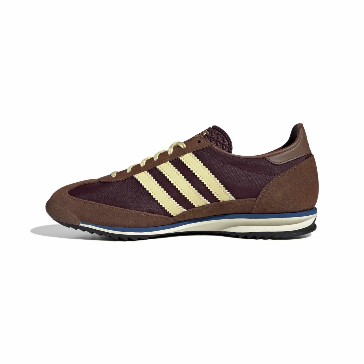 product/2/0/2025_08_adidas_ie3425_5_footwear_photography_side_medial_center_view_white.jpg