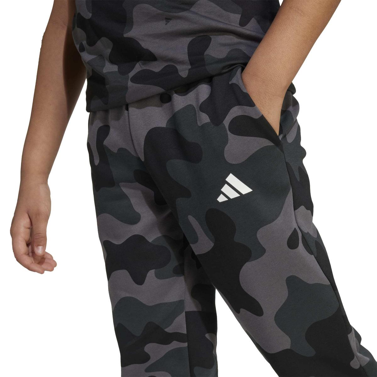product/2/0/2025_09_adidas_jn2224_5_apparel_on_model_detail_view_1_white.jpg