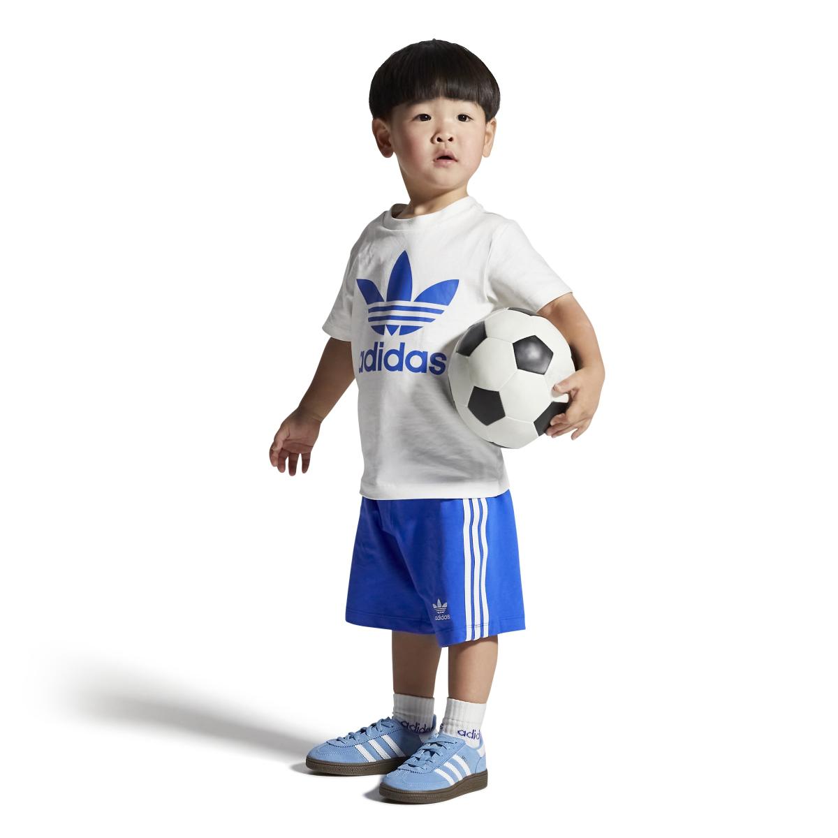 product/2/0/2025_10_adidas_ji2900_11_footwear_on_model_front_view_white.jpg