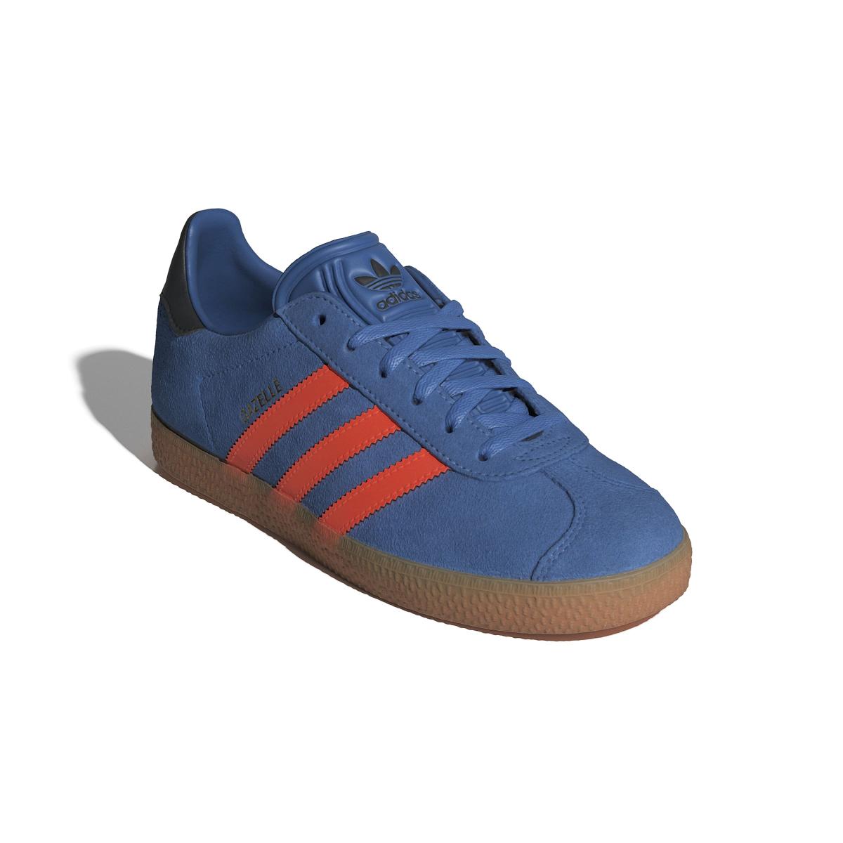 product/2/0/2025_10_adidas_jp7124_6_footwear_photography_front_lateral_top_view_white.jpg