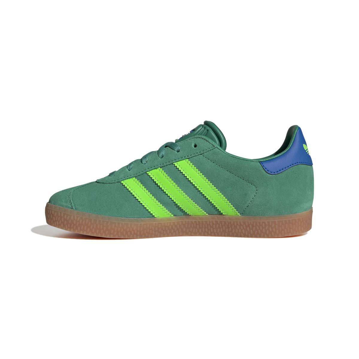 product/2/0/2025_10_adidas_jp7127_5_footwear_photography_side_medial_center_view_white.jpg