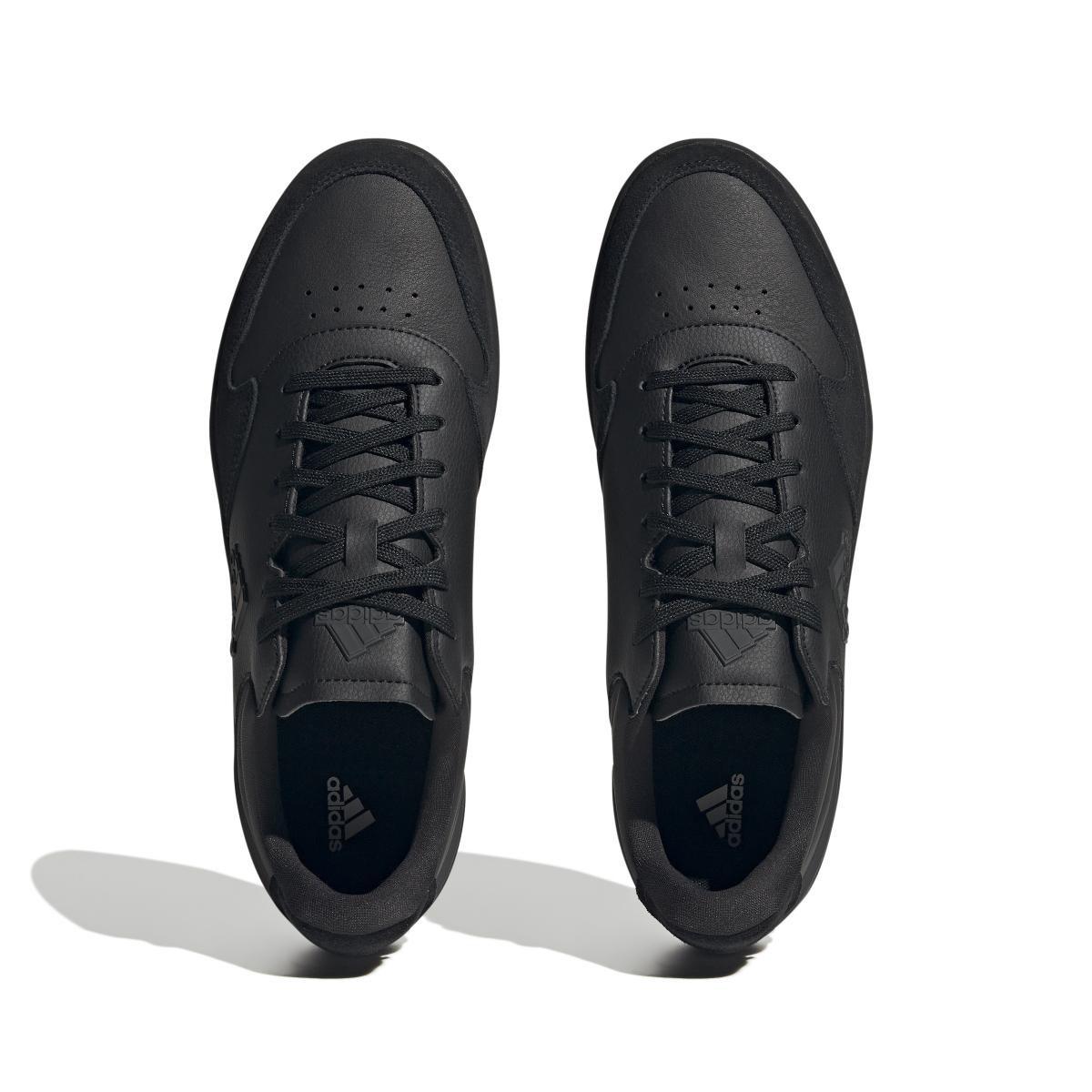 product/a/d/adidas-originals_if3000_3_footwear_photography_top_portrait_view_white.jpg