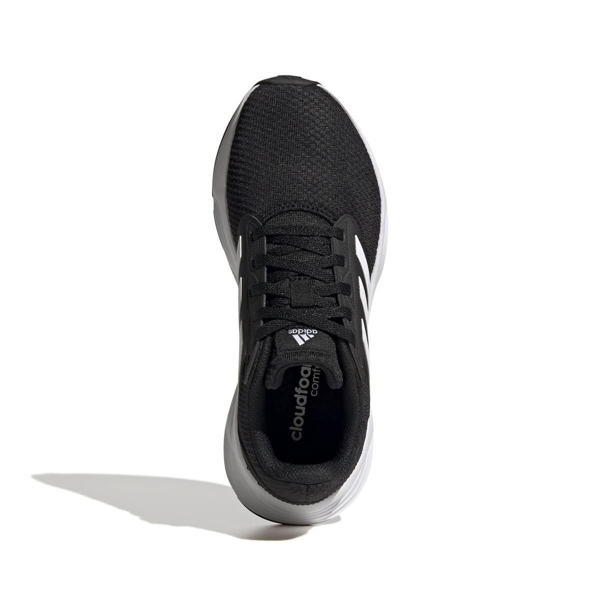 product/a/d/adidas_gw3847_3_footwear_photography_top_portrait_view_white_000.jpg