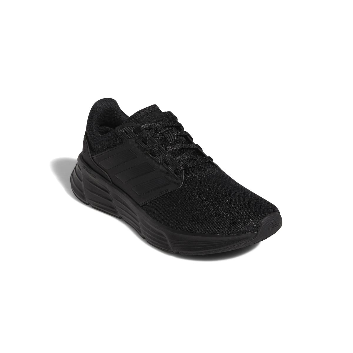 product/a/d/adidas_gw4131_6_footwear_photography_front_lateral_top_view_white_000.jpg