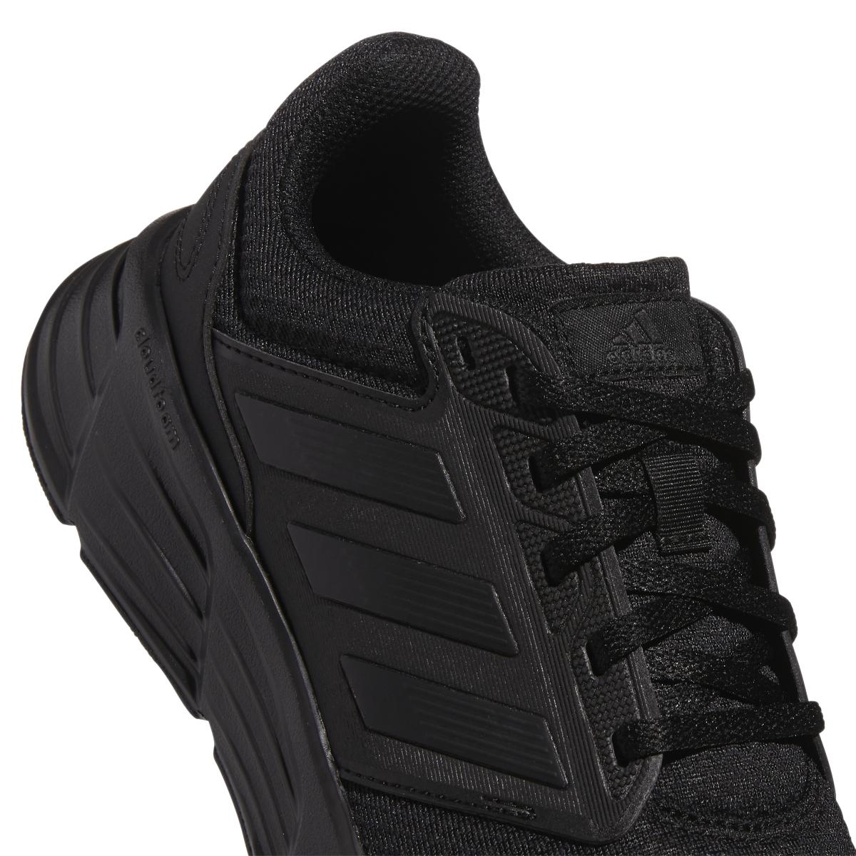 product/a/d/adidas_gw4131_9_footwear_photography_detail_view_2_white_000.jpg