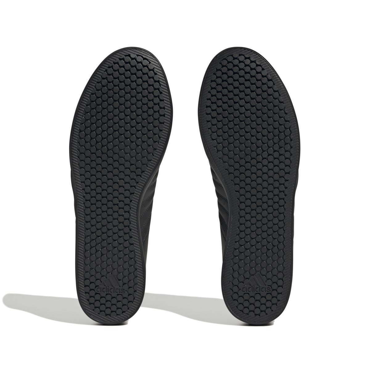 product/a/d/adidas_hp6008_4_footwear_photography_bottom_view_white-nw031524.jpg