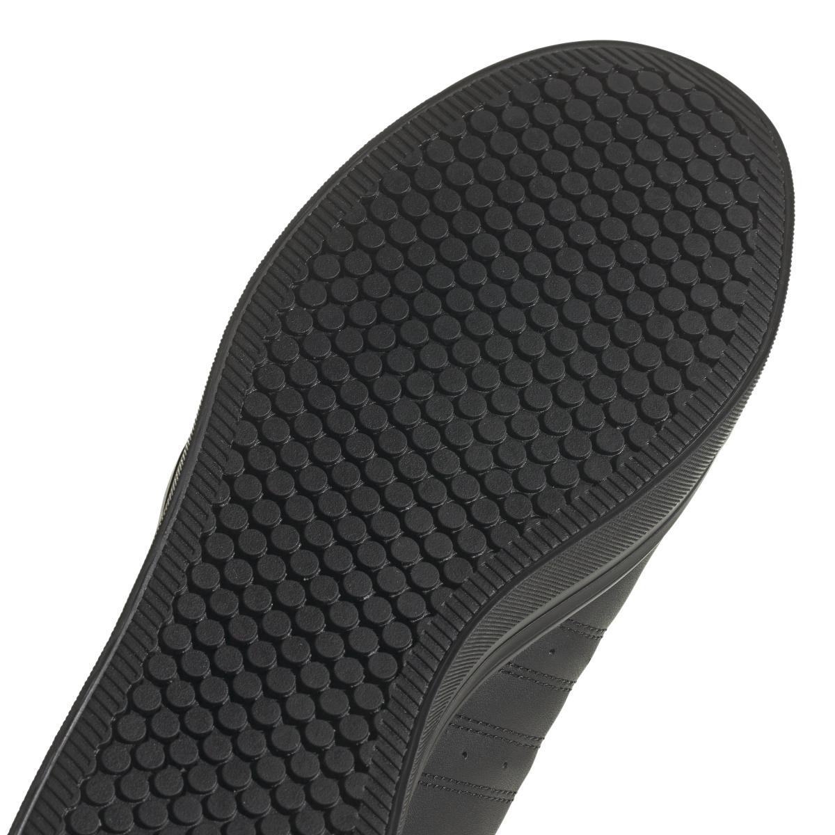 product/a/d/adidas_hp6008_9_footwear_photography_detail_view_2_white-nw031524.jpg