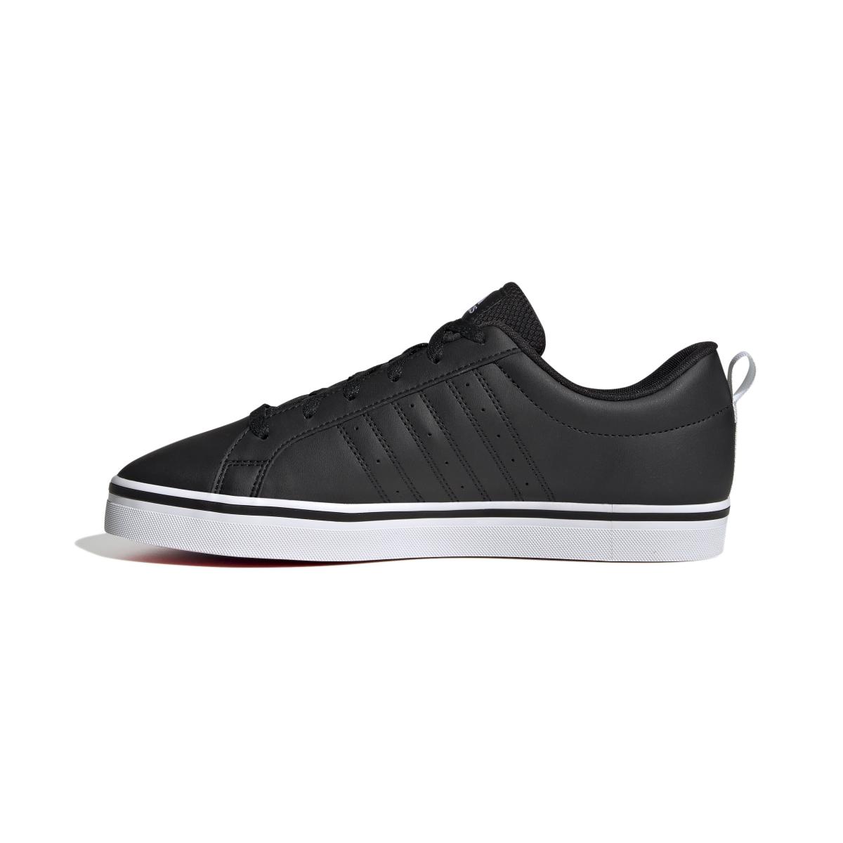 product/a/d/adidas_hp6009_5_footwear_photography_side_medial_center_view_white-nw052424.jpg