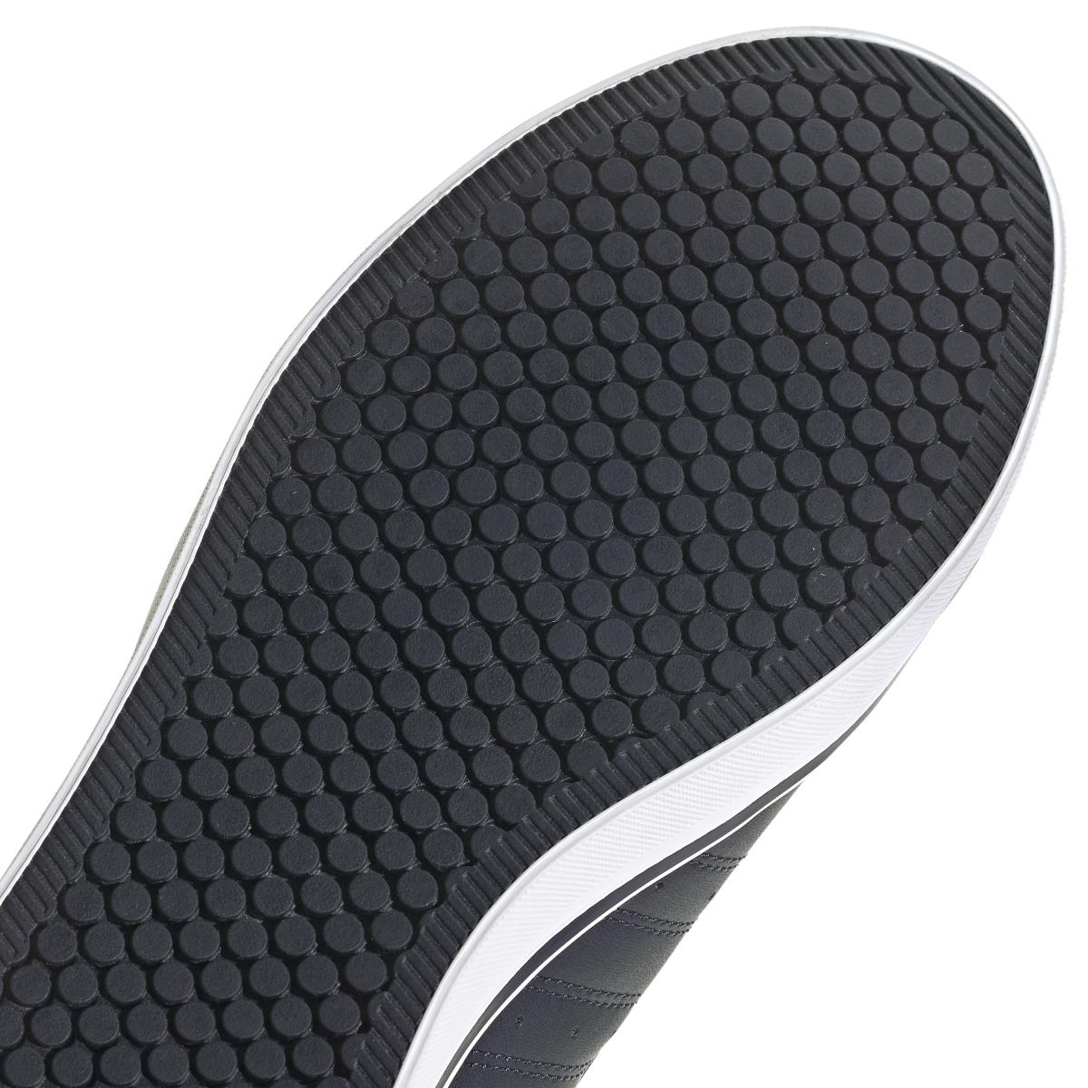 product/a/d/adidas_hp6011_9_footwear_photography_detail_view_2_white-nw052424.jpg