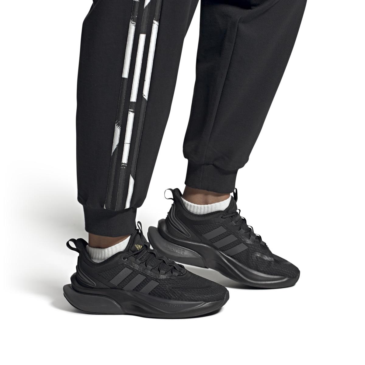 product/a/d/adidas_hp6149_11_footwear_on_model_front_view_white.jpg
