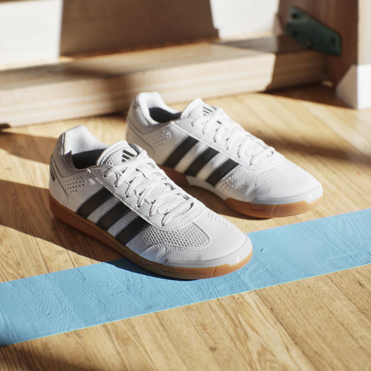product/a/d/adidas_hq3518_18_footwear_photography_heromrktng_view_5-nw091625.jpg