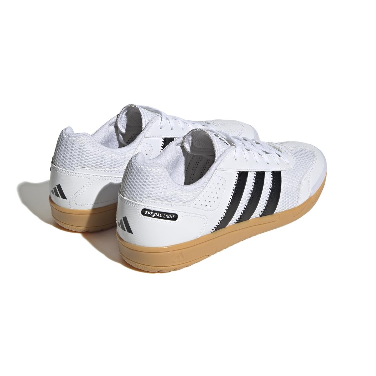 product/a/d/adidas_hq3518_7_footwear_photography_back_lateral_top_view_white-nw091625.jpg