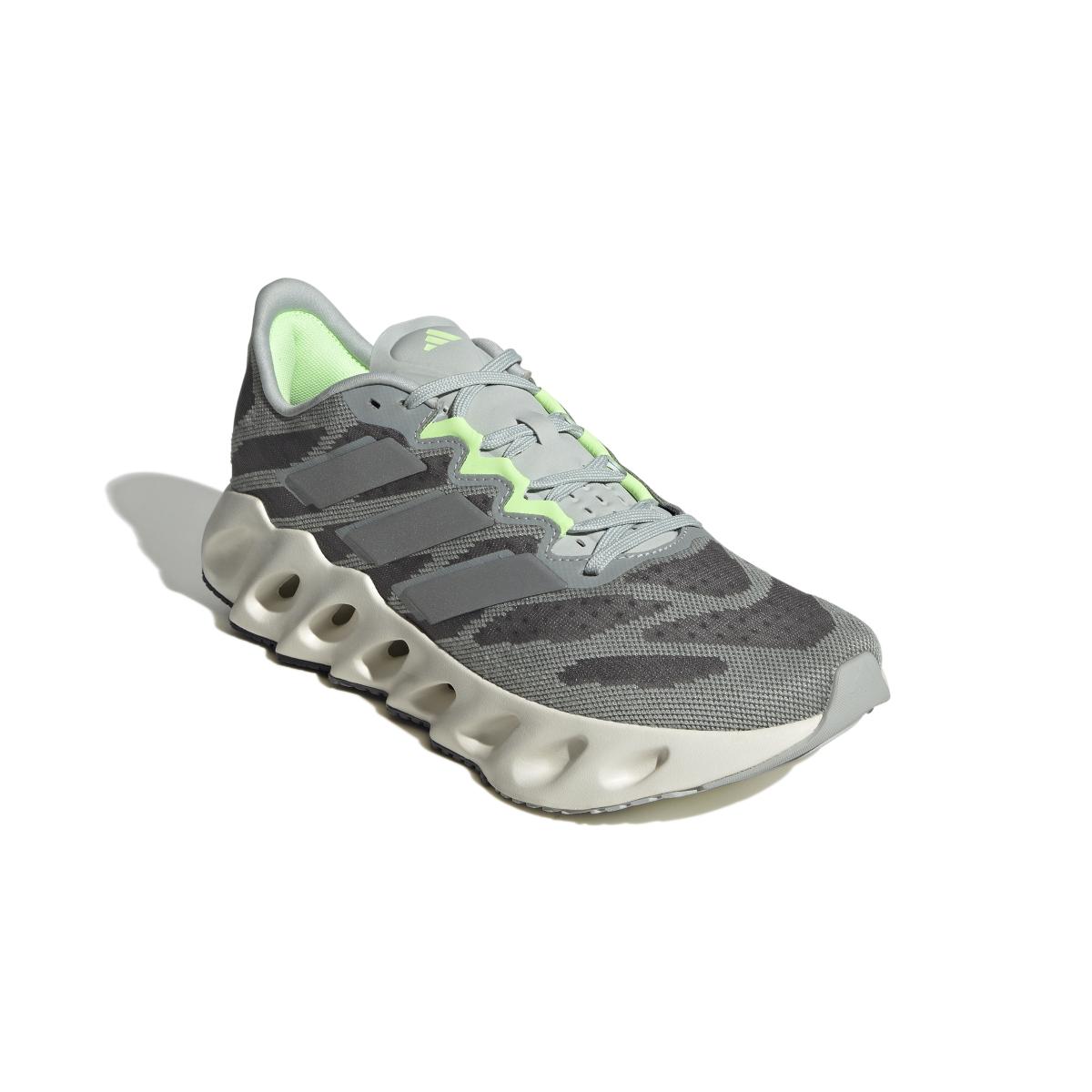 product/a/d/adidas_id2635_6_footwear_photography_front_lateral_top_view_white.jpg