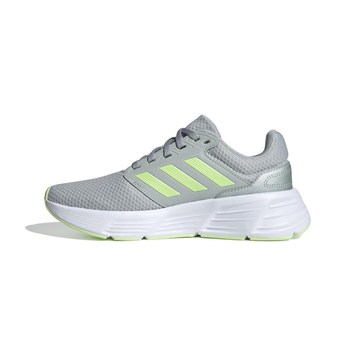 product/a/d/adidas_ie8144_5_footwear_photography_side_medial_center_view_white.jpg
