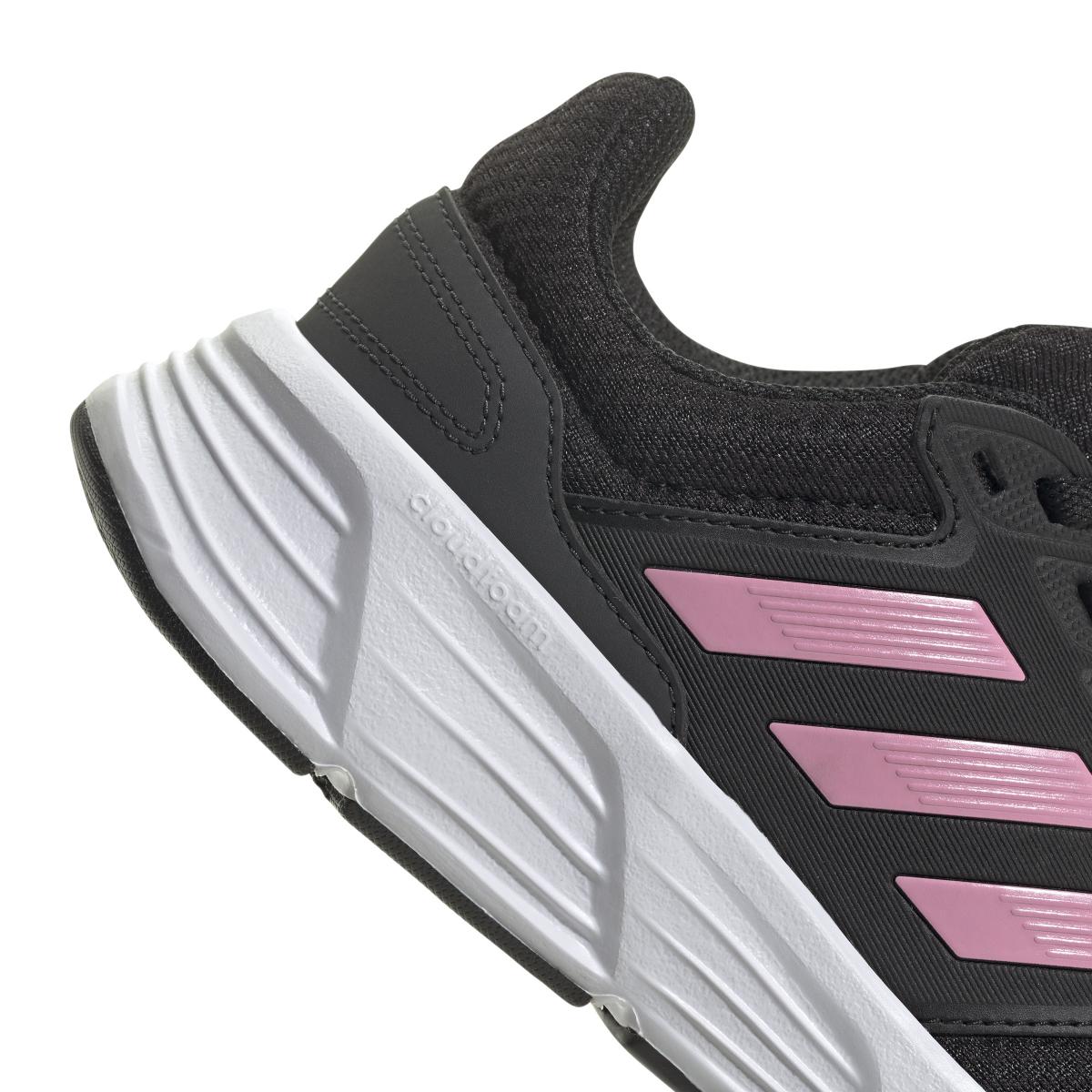 product/a/d/adidas_ie8149_9_footwear_photography_detail_view_2_white.jpg