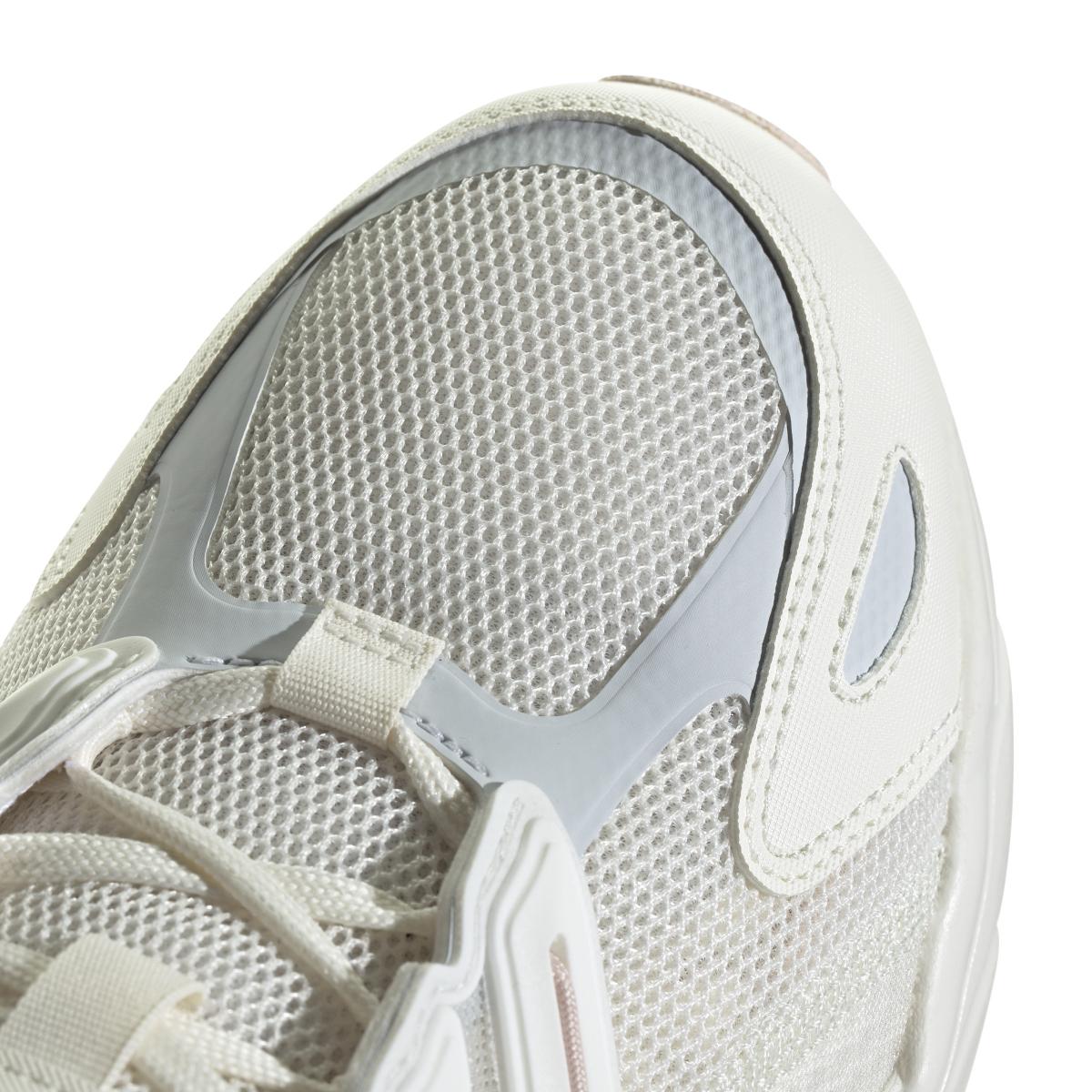 product/a/d/adidas_if6738_9_footwear_photography_detail_view_2_white-nw091625.jpg