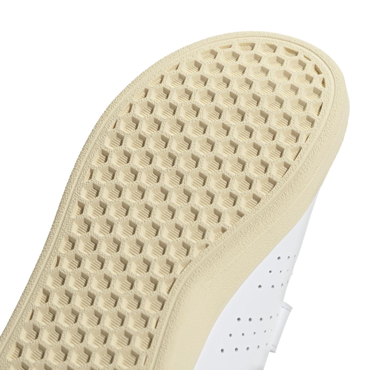 product/a/d/adidas_ih6251_9_footwear_photography_detail_view_2_white-nw091625.jpg