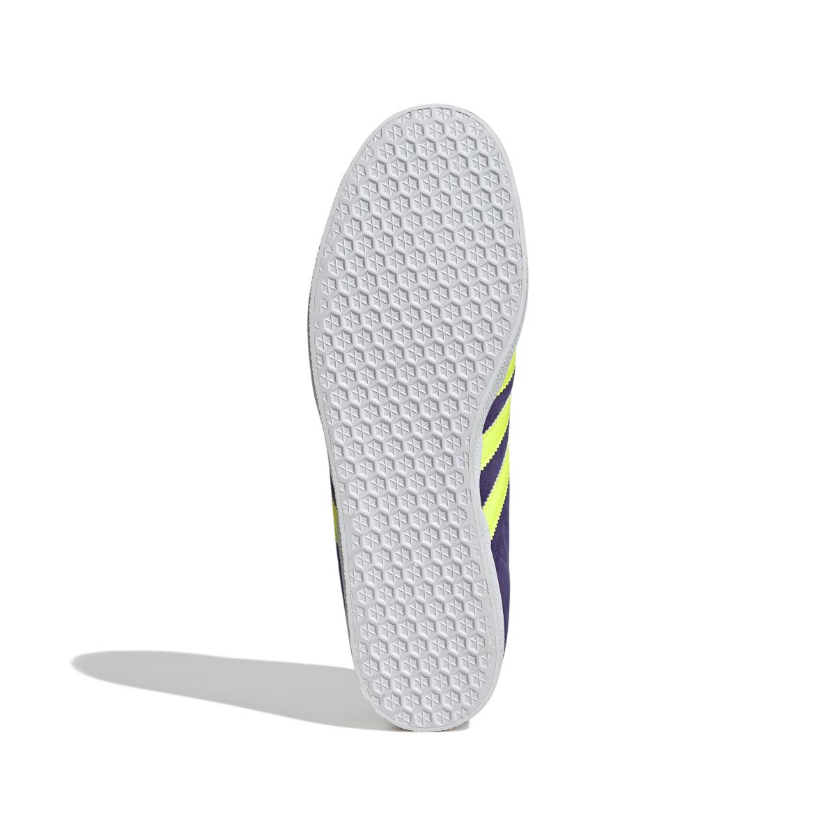 product/a/d/adidas_ih8164_3_footwear_photography_bottom_view_white.jpg