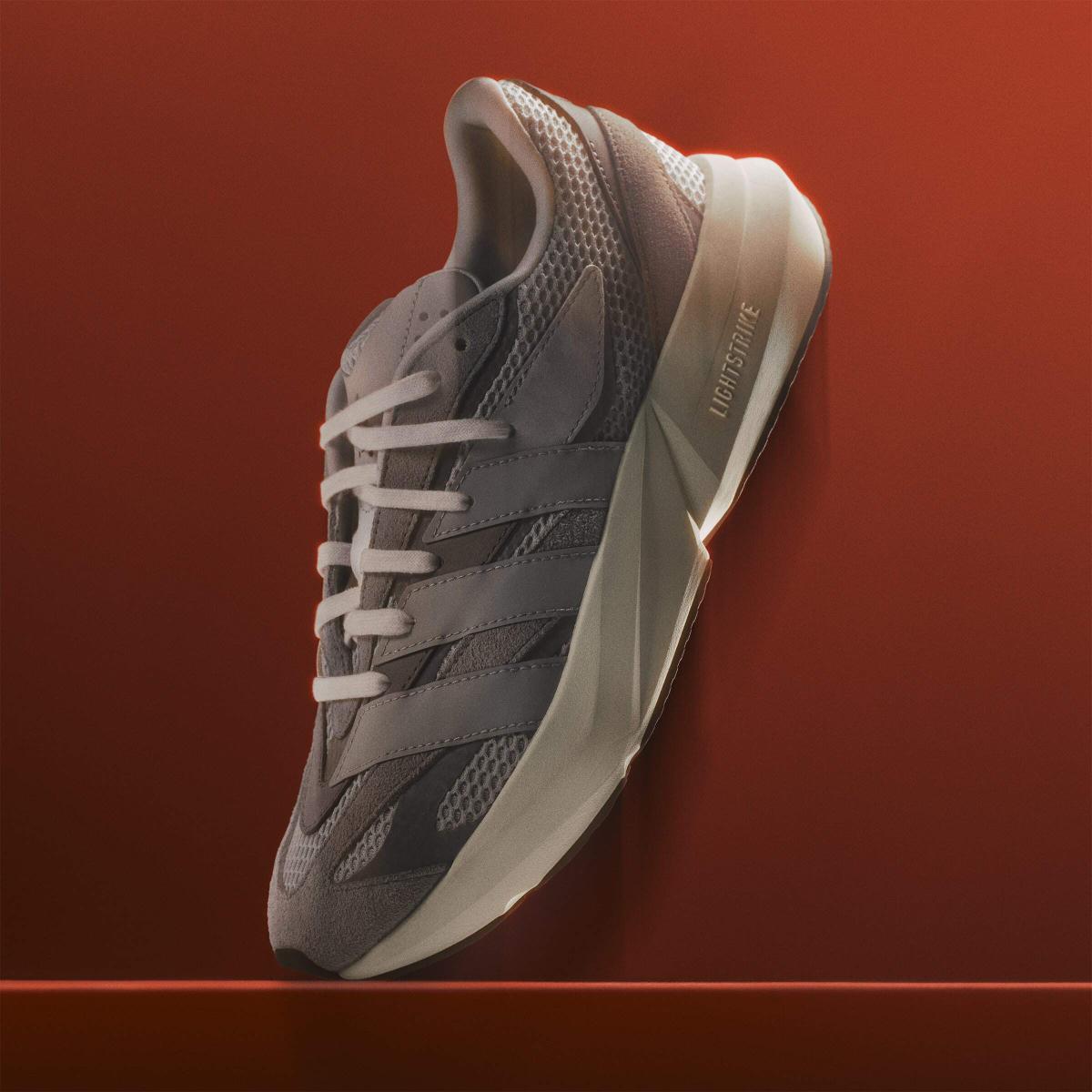 product/a/d/adidas_ih8607_28_footwear_photography_heromrktng_view_3-nw091625.jpg