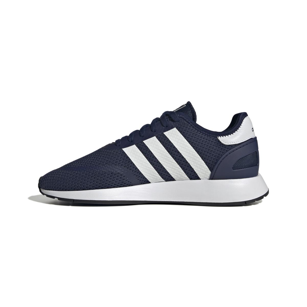 product/a/d/adidas_ih8873_5_footwear_photography_side_medial_center_view_white.jpg