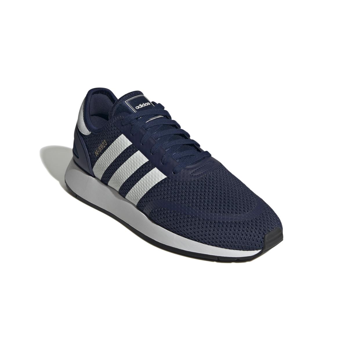 product/a/d/adidas_ih8873_6_footwear_photography_front_lateral_top_view_white.jpg