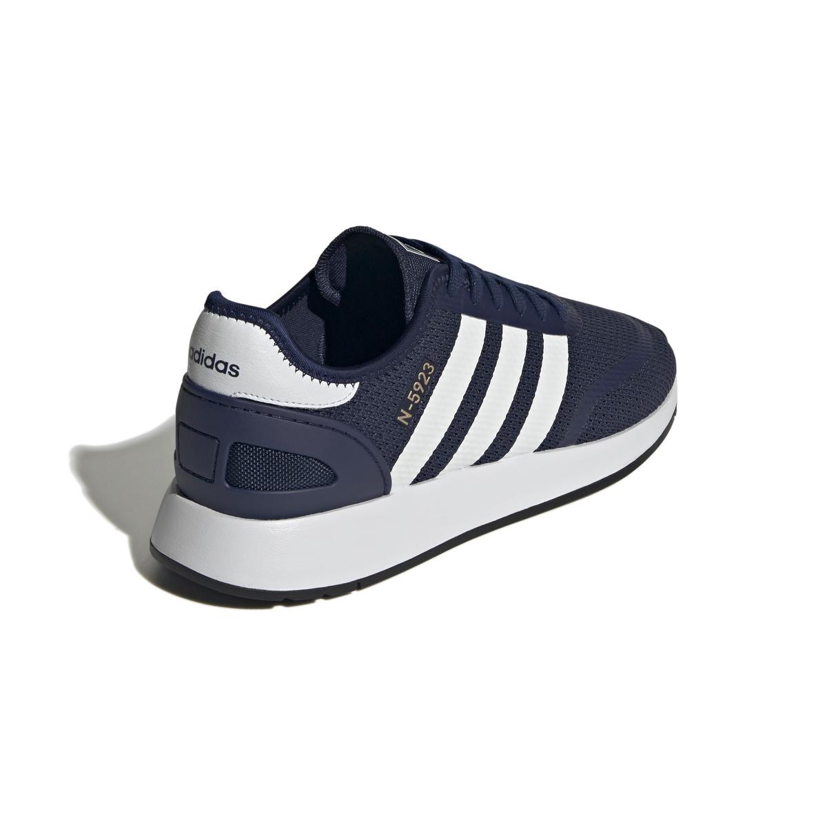 product/a/d/adidas_ih8873_7_footwear_photography_back_lateral_top_view_white.jpg
