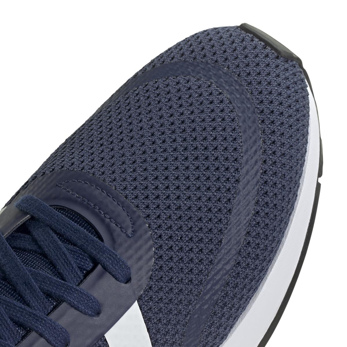 product/a/d/adidas_ih8873_9_footwear_photography_detail_view_2_white.jpg
