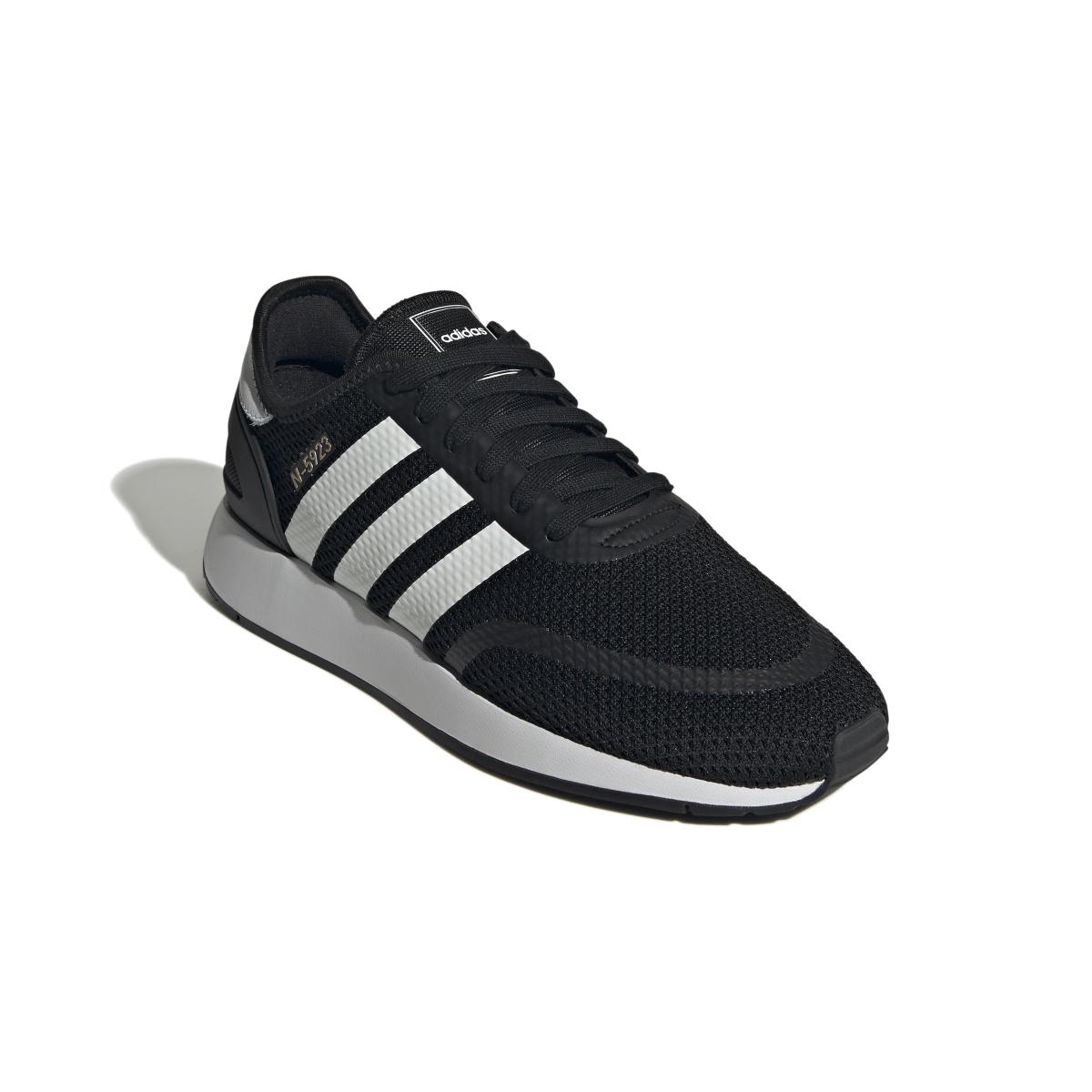 product/a/d/adidas_ih8875_6_footwear_photography_front_lateral_top_view_white-nw052424.jpg