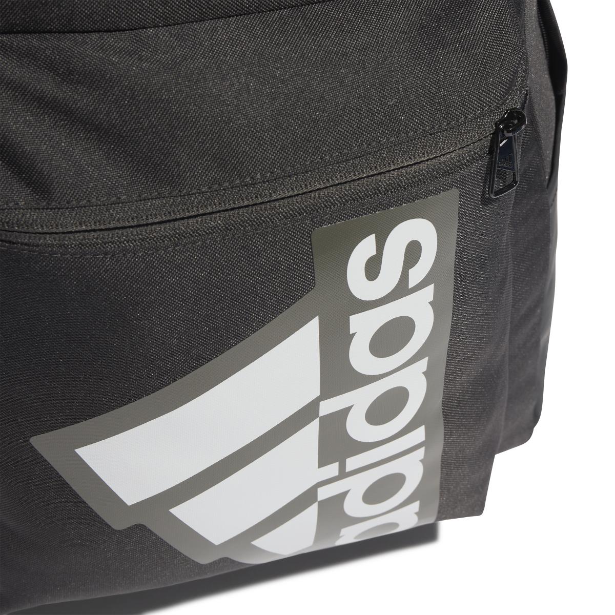 product/a/d/adidas_ip9887_4_hardware_photography_detail_view_1_white.jpg
