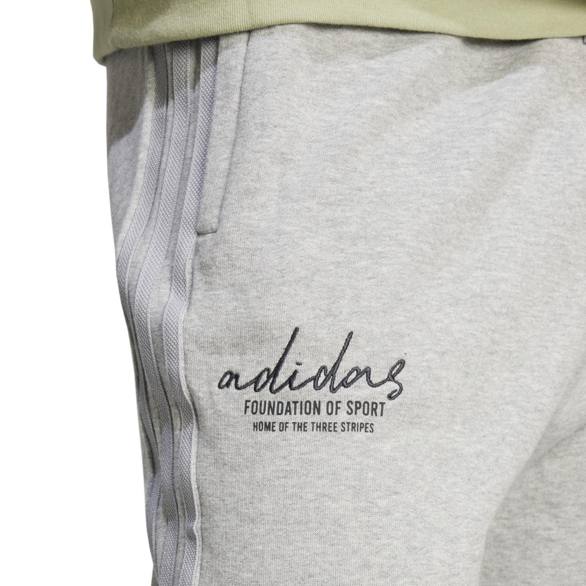 product/a/d/adidas_iw3538_7_apparel_on_model_detail_view_2_white.jpg
