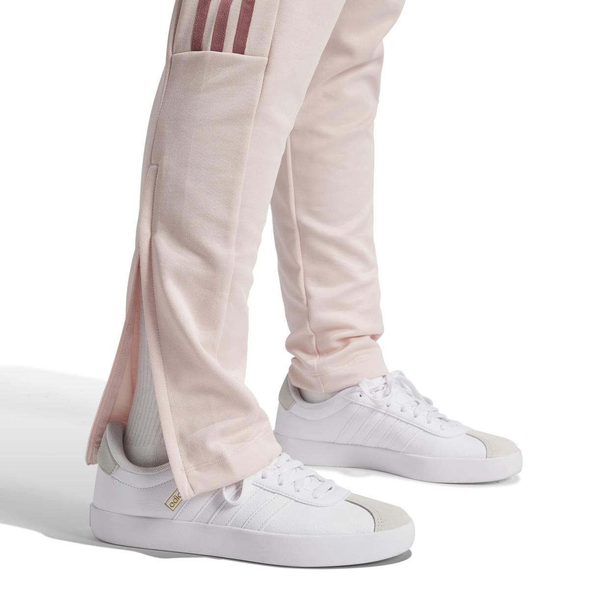 product/a/d/adidas_ix3508_8_apparel_on_model_detail_view_2_white.jpg