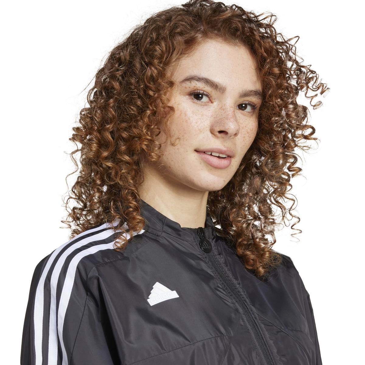 product/a/d/adidas_ix3511_8_apparel_on_model_detail_view_1_white.jpg
