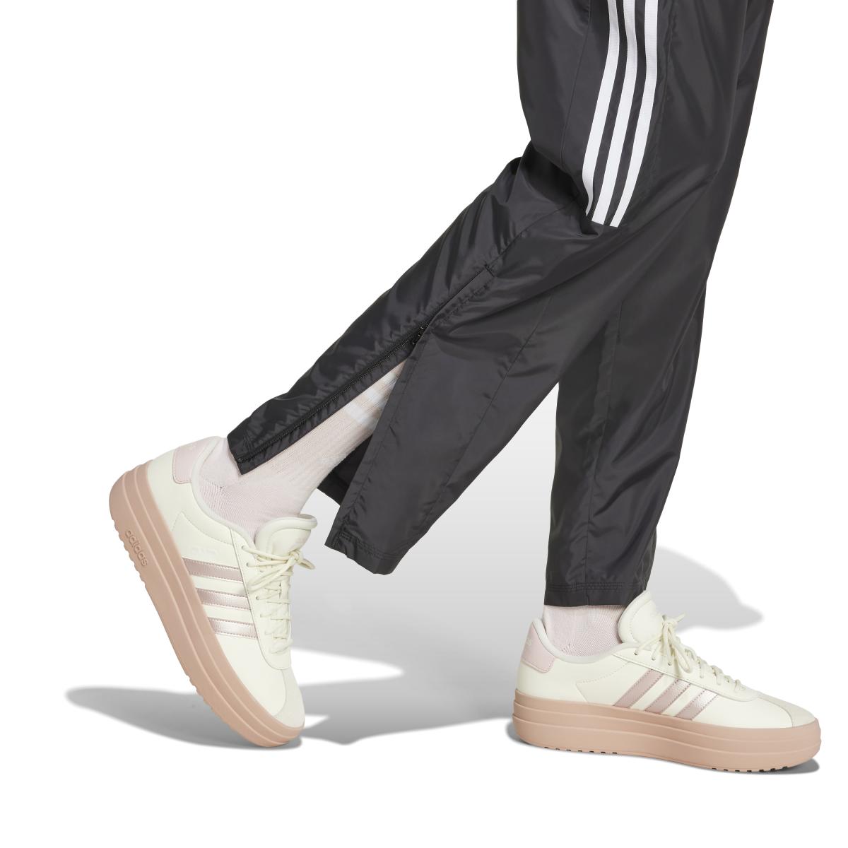 product/a/d/adidas_ix3515_9_apparel_on_model_detail_view_2_white.jpg