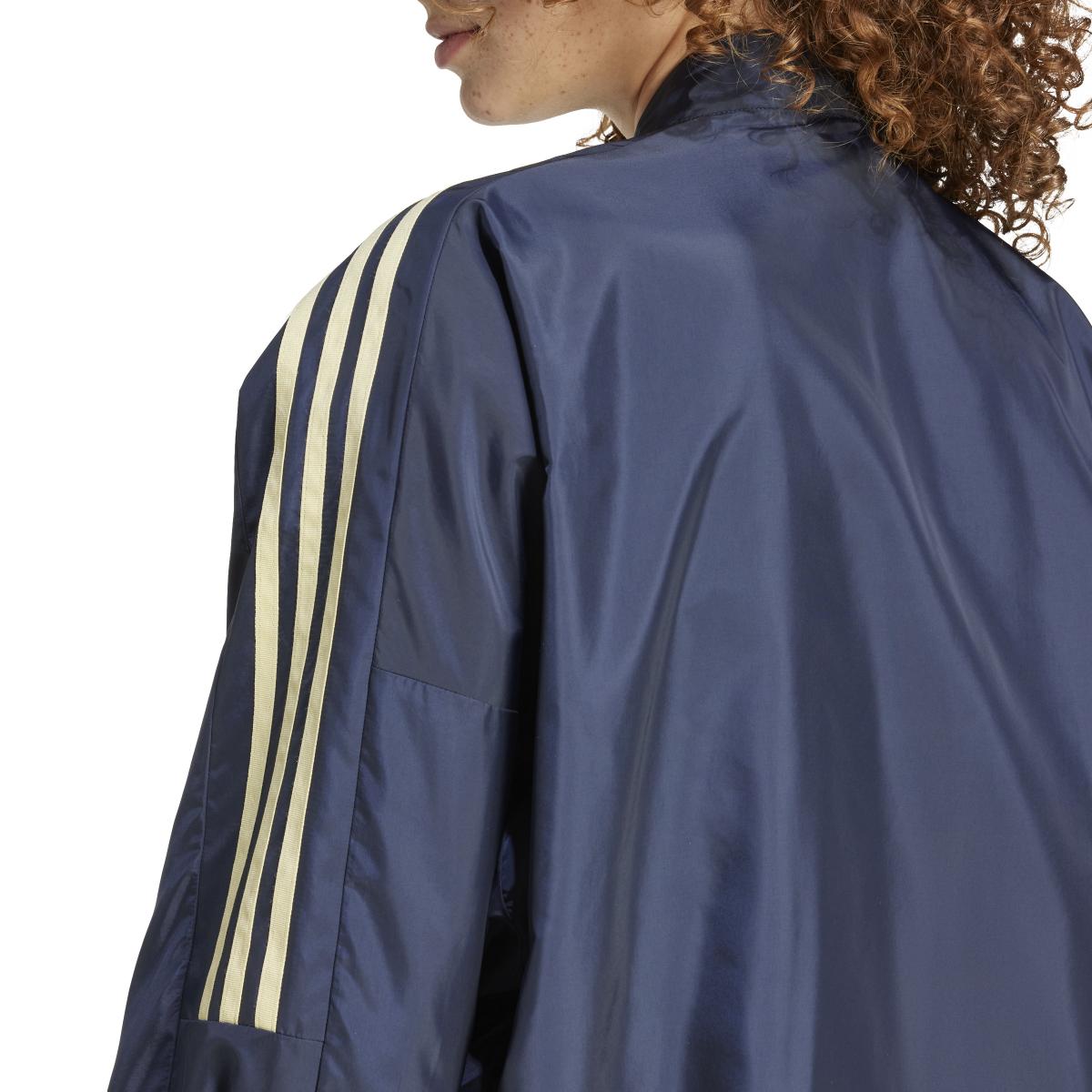 product/a/d/adidas_ix3725_9_apparel_on_model_detail_view_2_white.jpg