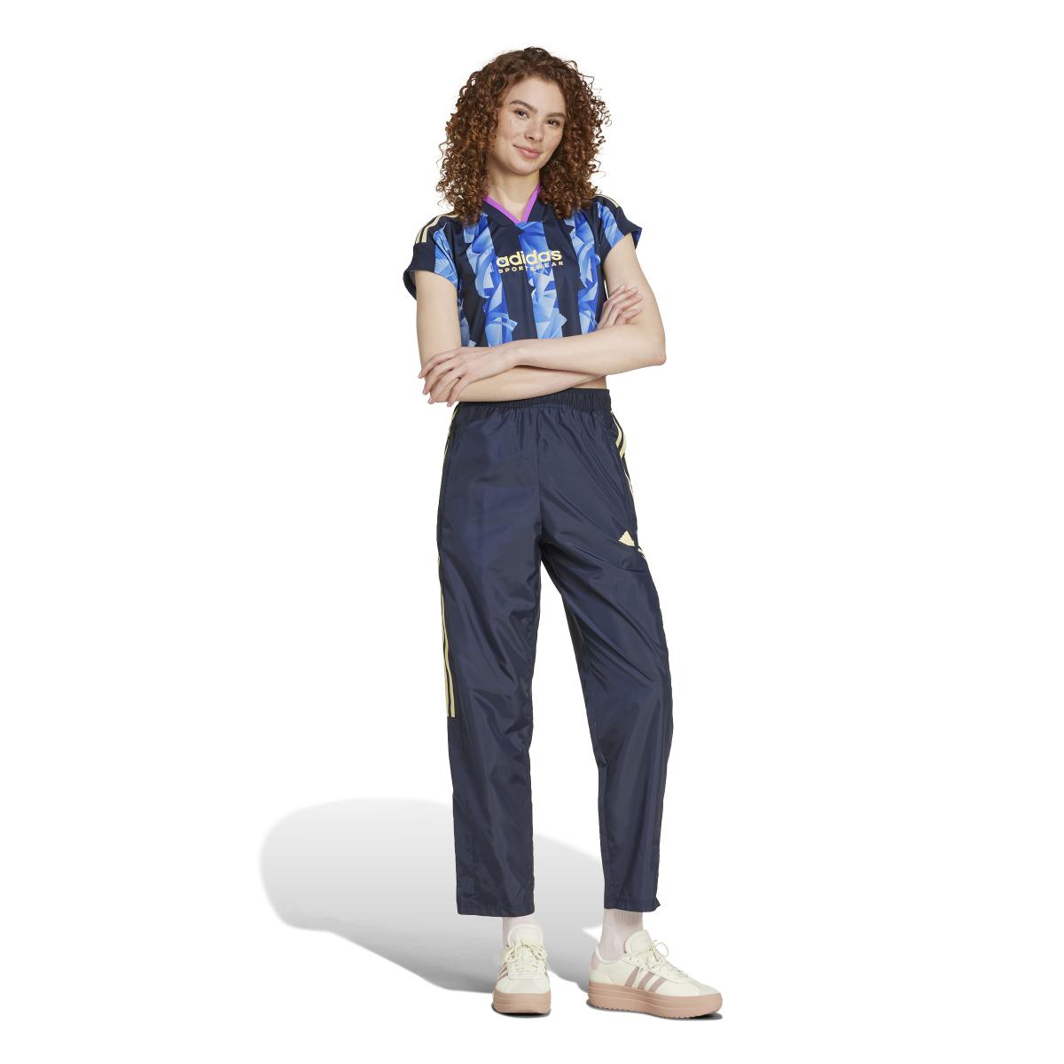 product/a/d/adidas_ix3728_7_apparel_on_model_standard_outfit_view_white.jpg