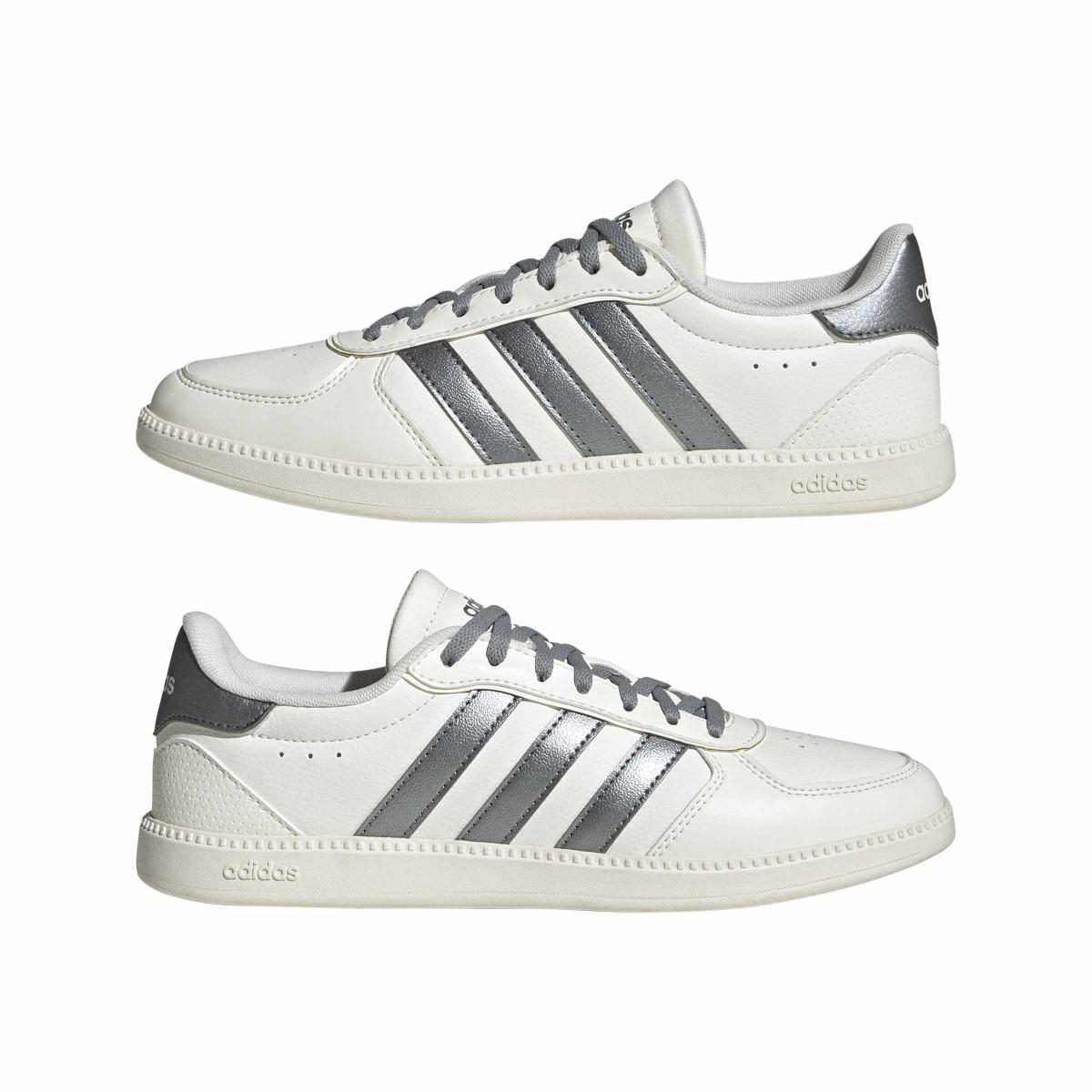 product/a/d/adidas_jh6880_10_footwear_photography_mirrored_pair_view_white-nw091625.jpg