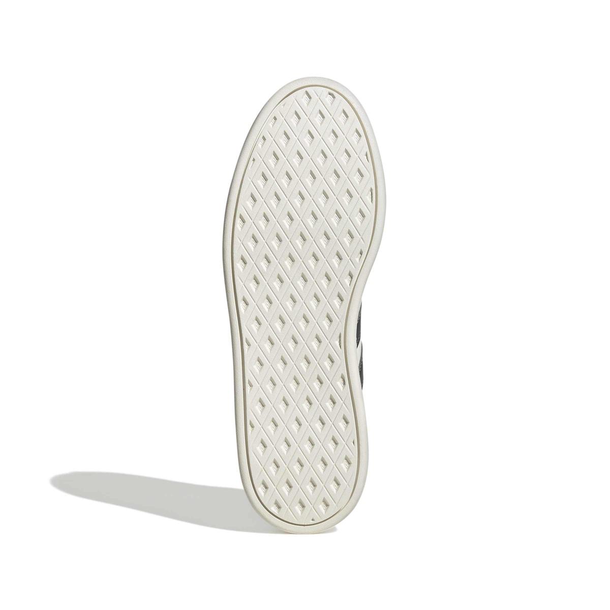product/a/d/adidas_jh6880_4_footwear_photography_bottom_view_white-nw091625.jpg