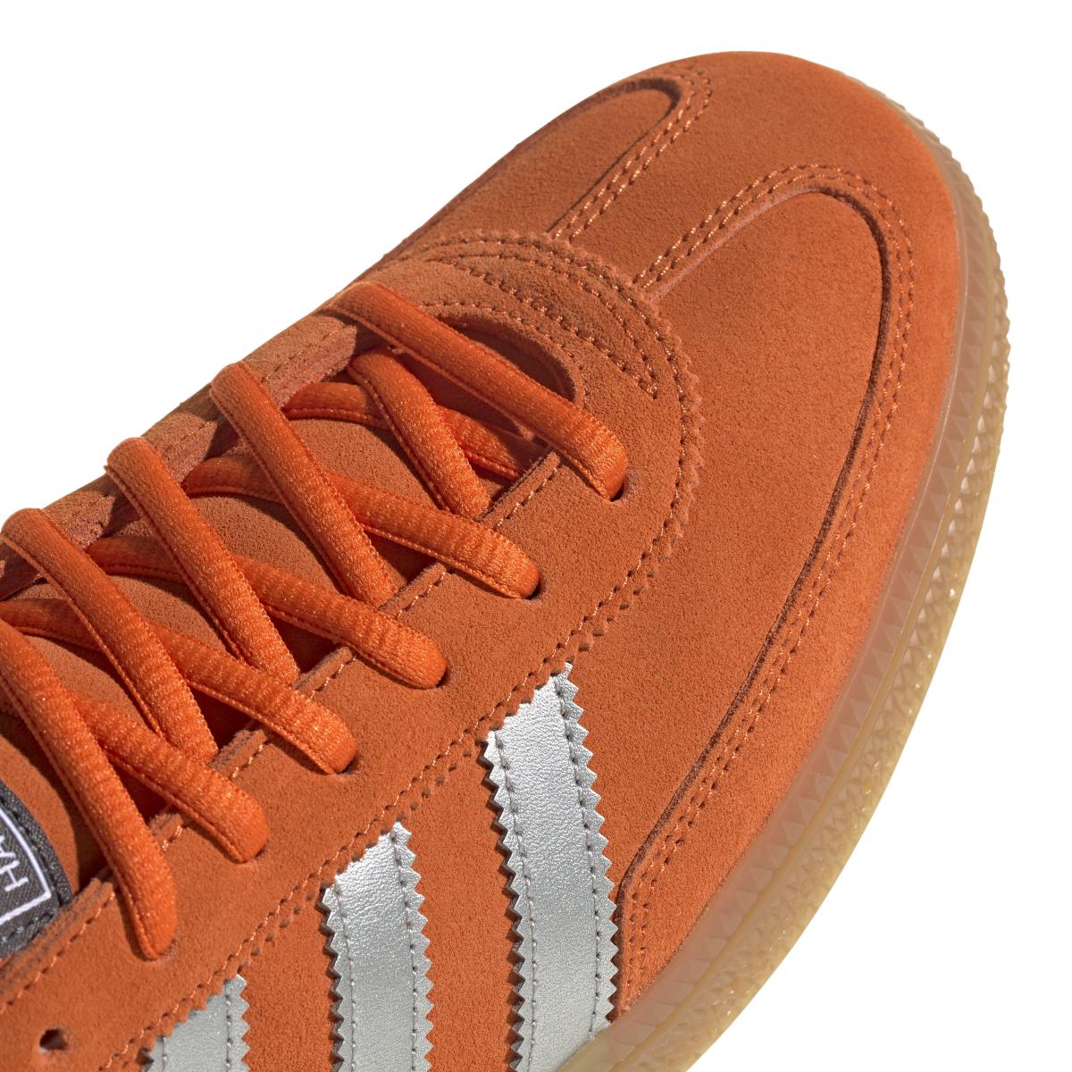 product/a/d/adidas_jh7557_9_footwear_photography_detail_view_2_white.jpg