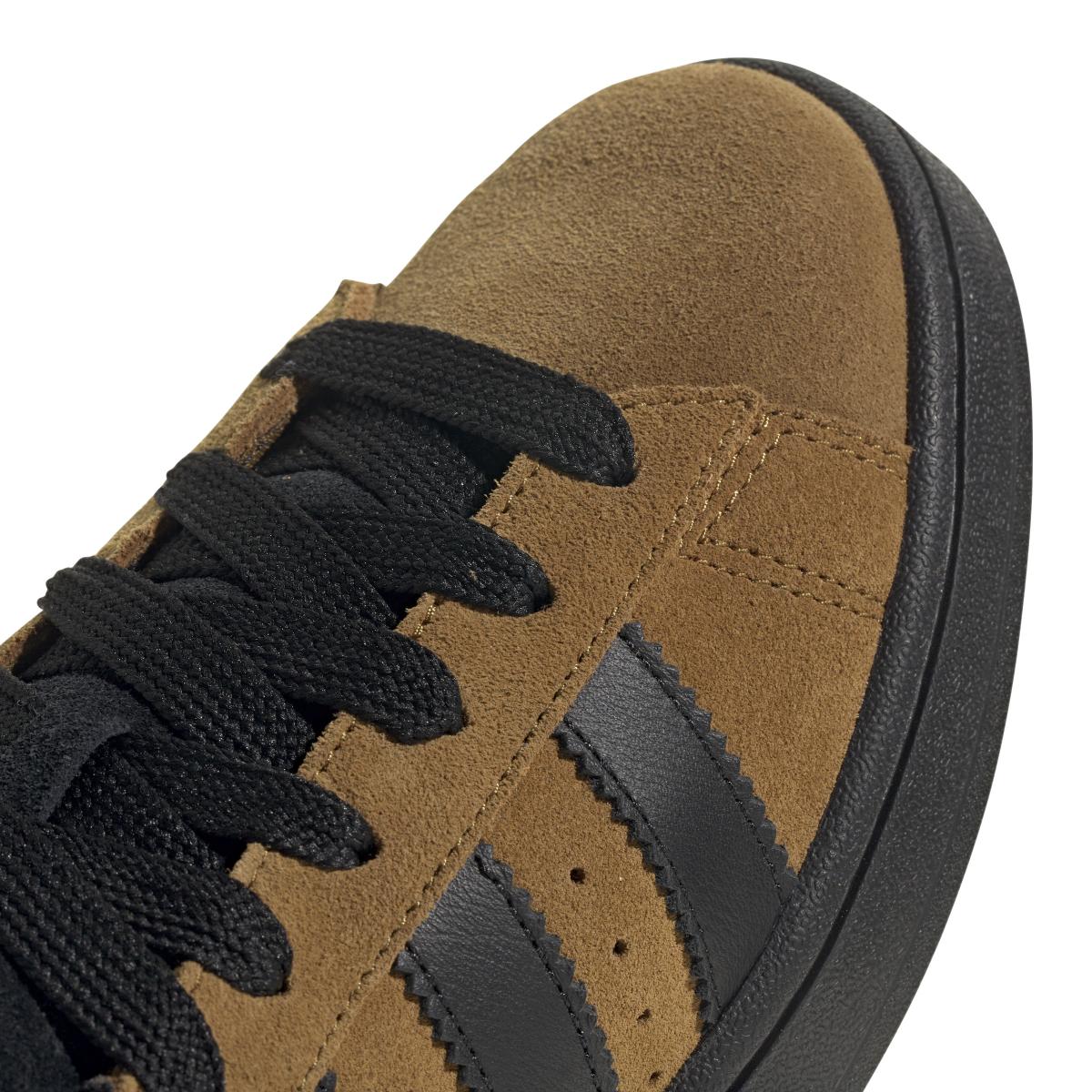 product/a/d/adidas_jh8998_9_footwear_photography_detail_view_2_white.jpg