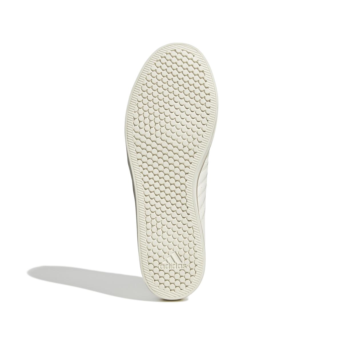 product/a/d/adidas_ji1811_4_footwear_photography_bottom_view_white-nw091625.jpg