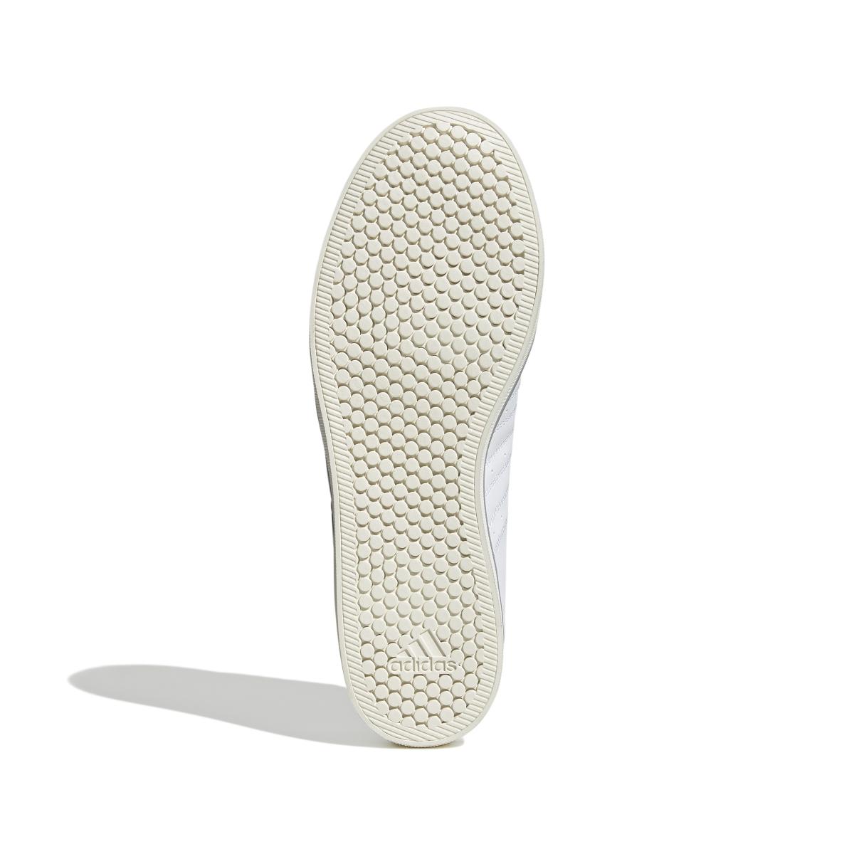 product/a/d/adidas_ji1812_4_footwear_photography_bottom_view_white-nw091625.jpg