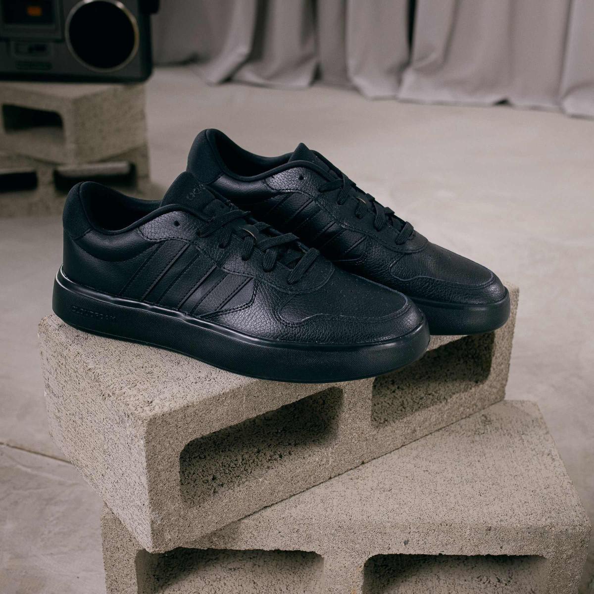 product/a/d/adidas_ji2167_13_footwear_photography_heromrktng_view_2-nw091625.jpg