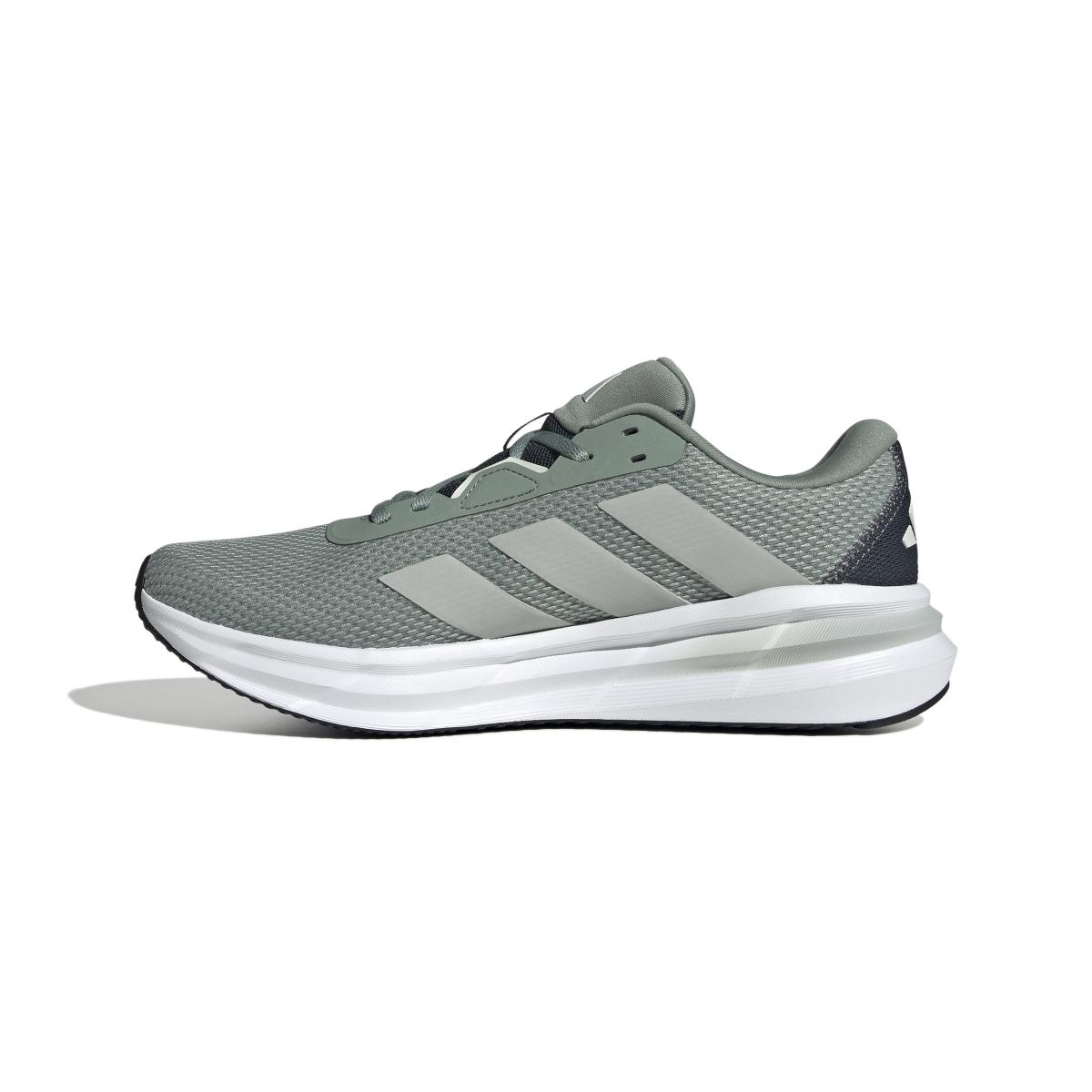 product/a/d/adidas_ji4599_5_footwear_photography_side_medial_center_view_white-nw091625.jpg