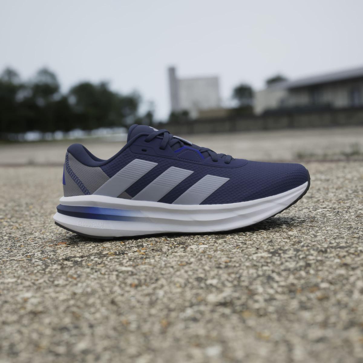 product/a/d/adidas_ji4601_16_footwear_photography_heromrktng_view_3-nw091625.jpg