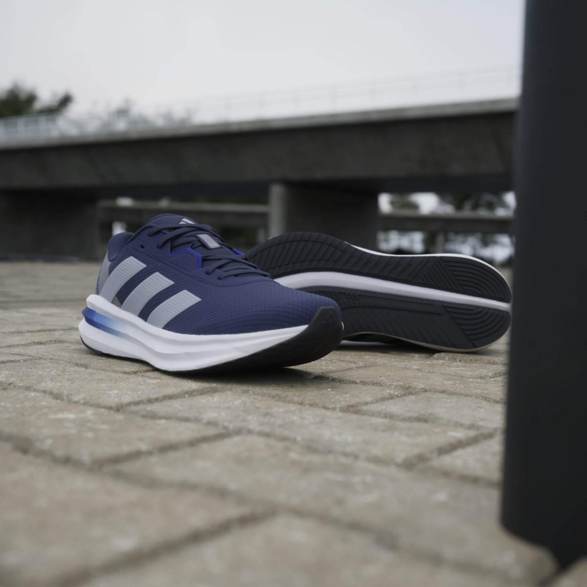 product/a/d/adidas_ji4601_17_footwear_photography_heromrktng_view_4-nw091625.jpg