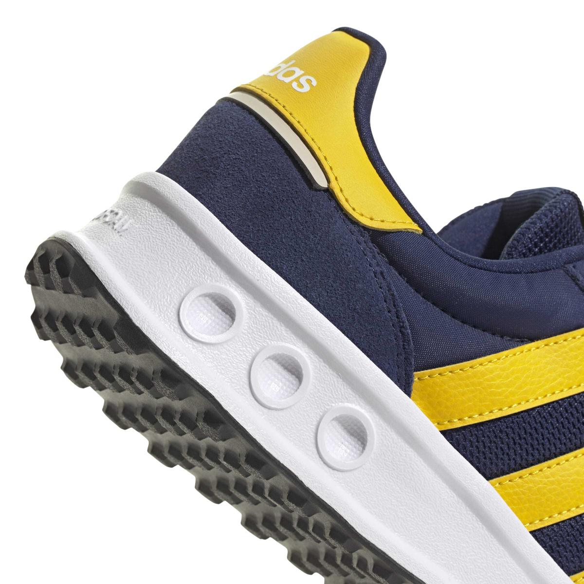 product/a/d/adidas_ji4871_9_footwear_photography_detail_view_2_white-nw091625.jpg