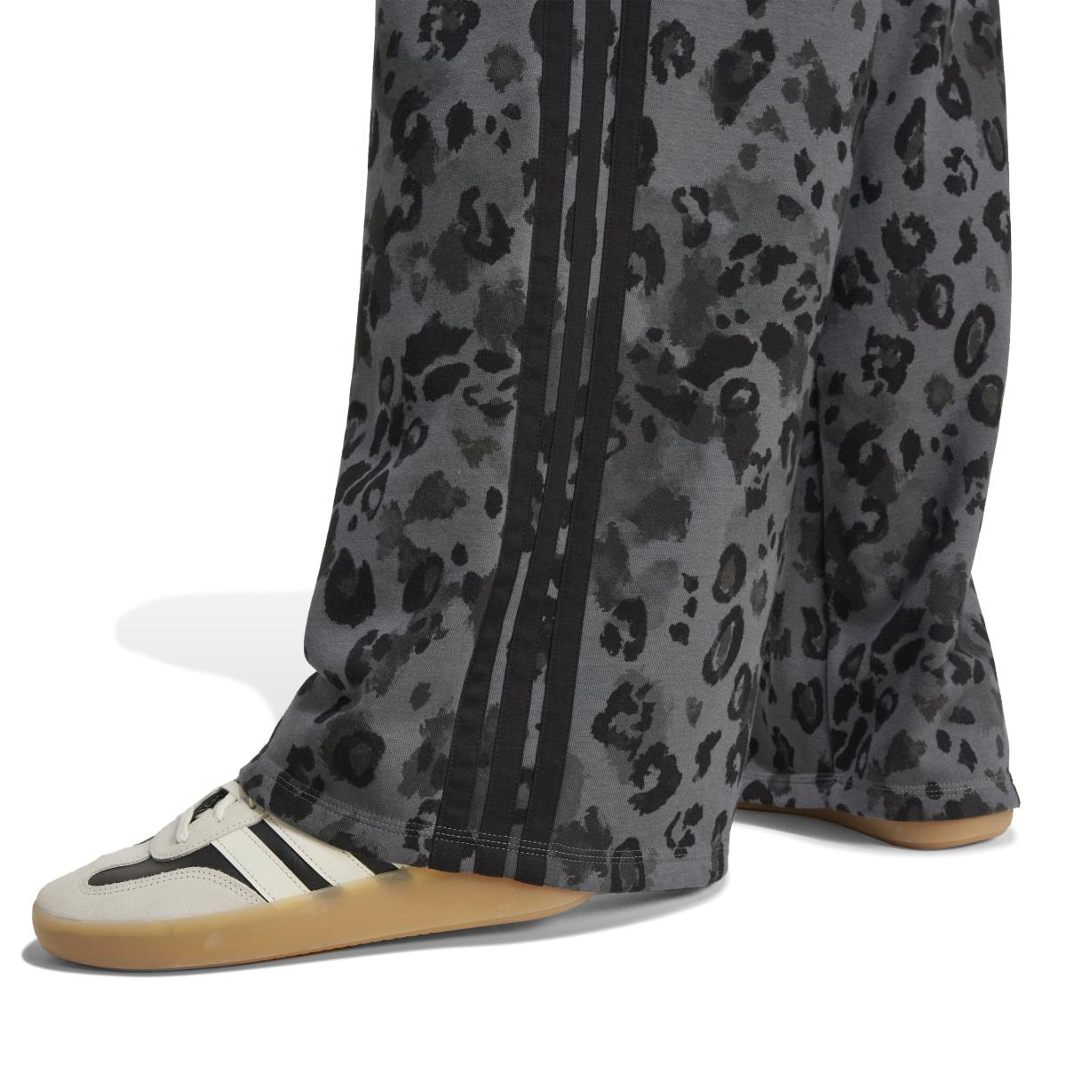 product/a/d/adidas_jm1839_6_apparel_on_model_detail_view_2_white.jpg